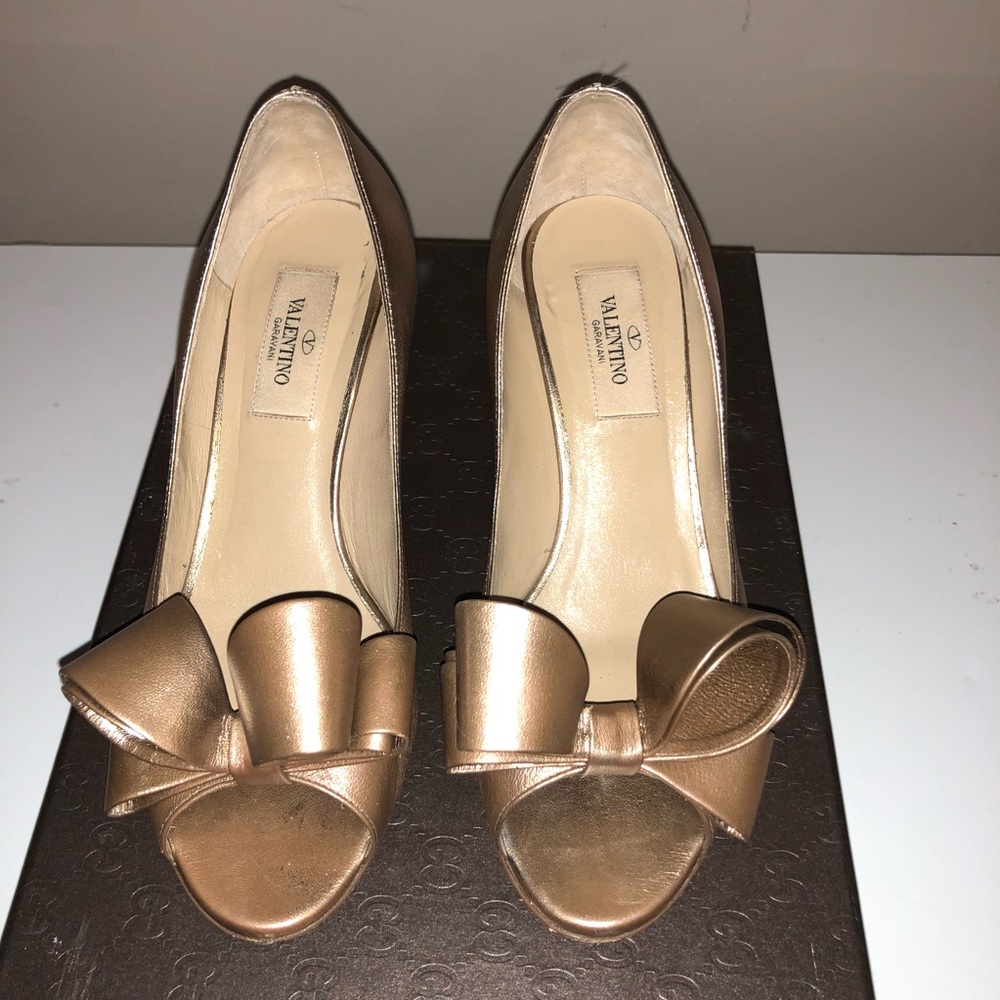 Valentino bow kitten heels. Used